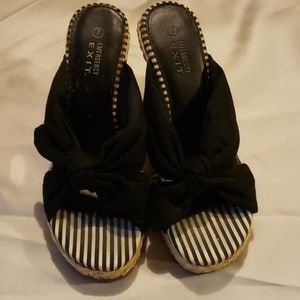 EMERGENCY EXIT  SANDAL